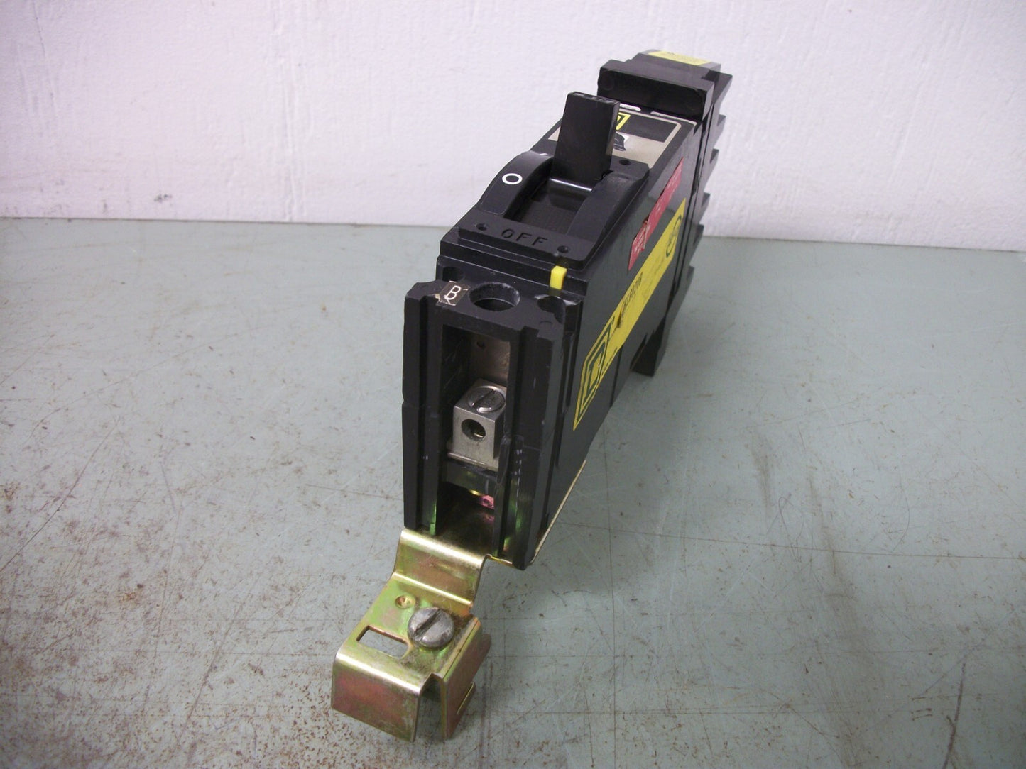 SQUARE D I-LINE FH CIRCUIT BREAKER FH16020B 20AMP 600VOLT 1POLE GRAY