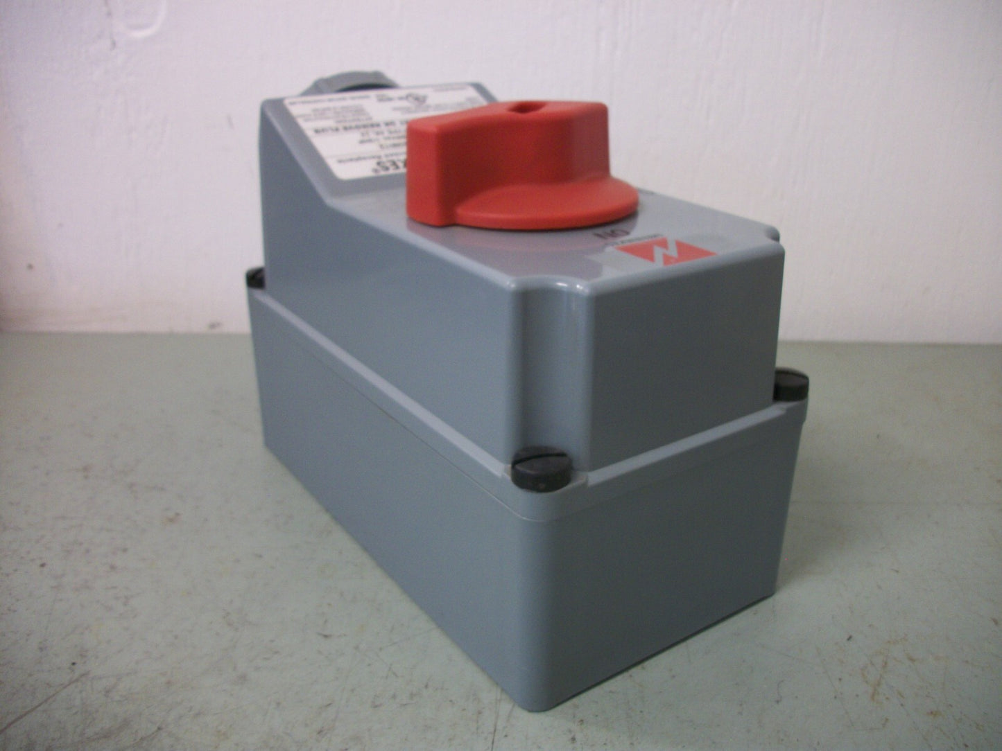 MENNEKES PIN & SLEEVE SWITCHED INTERLOCK RECEPTACLE ME420MI12 20AMP 125/250VOLT