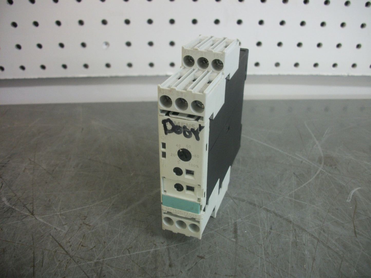 SIEMENS TIME RELAY 3RP1505-1AQ30 0.05SEC-100HOUR