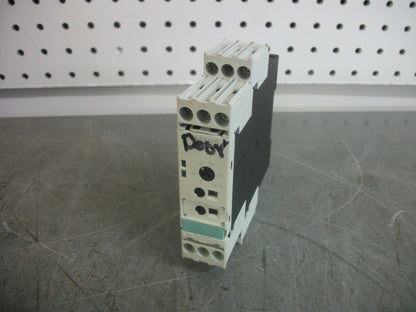 SIEMENS TIME RELAY 3RP1505-1AQ30 0.05SEC-100HOUR