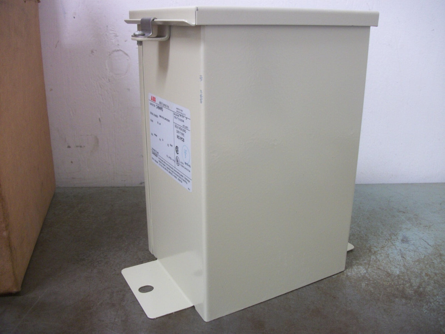 ABB 5KVAR 3PH CAPACITOR TYPE 3R C484R5 480VOLT NIB