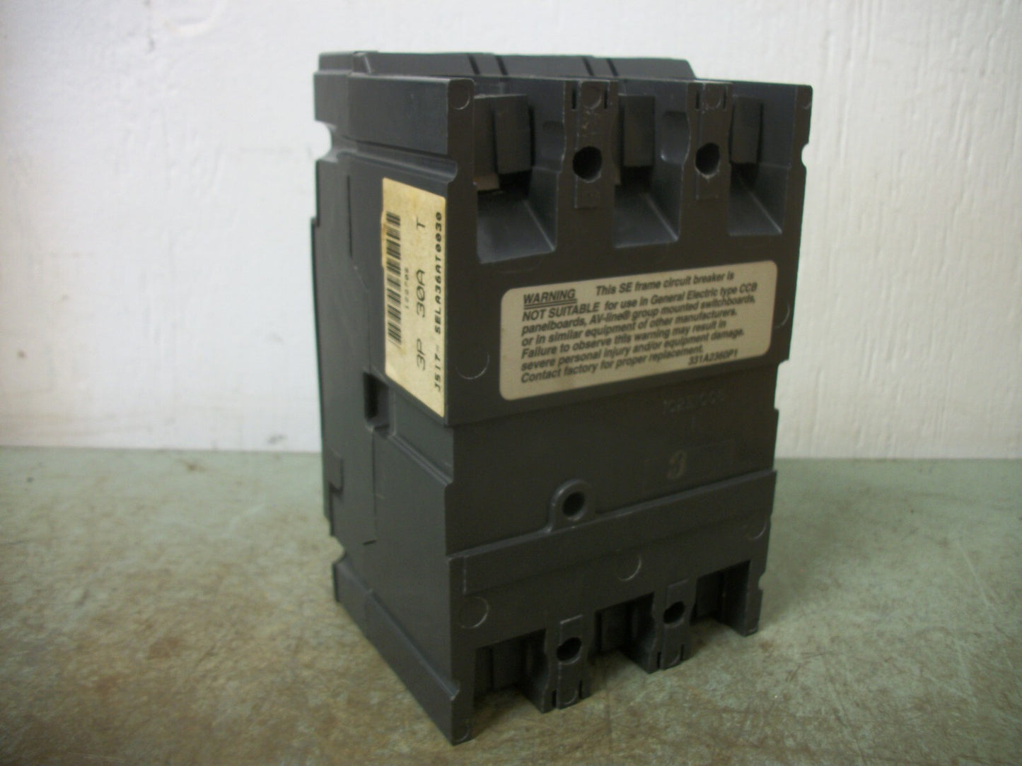 GE SPECTRA SELA CIRCUIT BREAKER SELA36AT0030 30AMP 600VOLT 3POLE W/15A TRIP