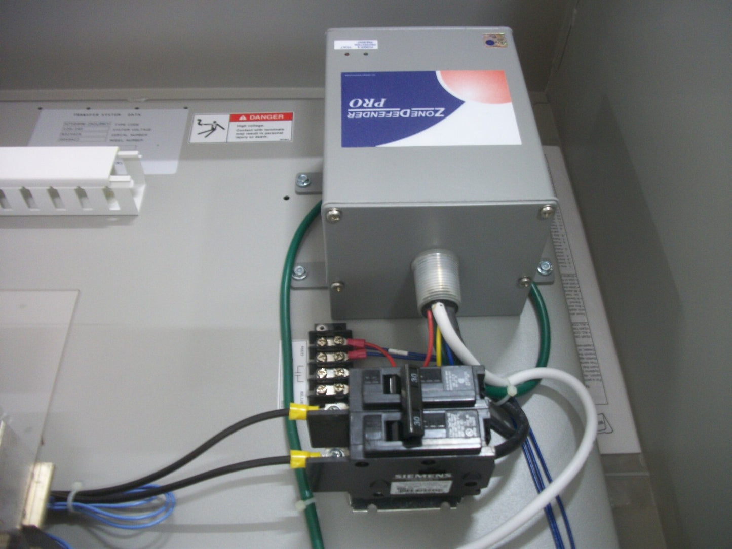 GENERAC AUTOMATIC TRANSFER SWITCH TYPE 3R GTS040W-2A2LDNCY 400AMP 480VOLT NEW