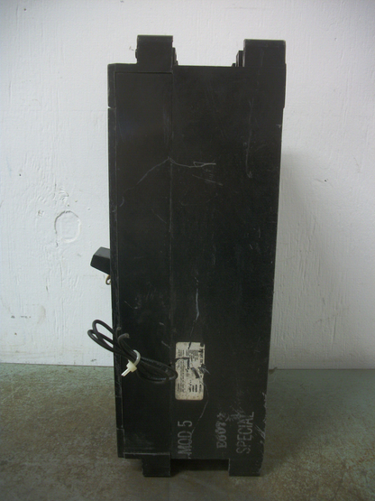 GE TKM3F CIRCUIT BREAKER TKM3F1000 1000AMP 600VOLT 3POLE W/1000A TRIP SHUNT+AUX