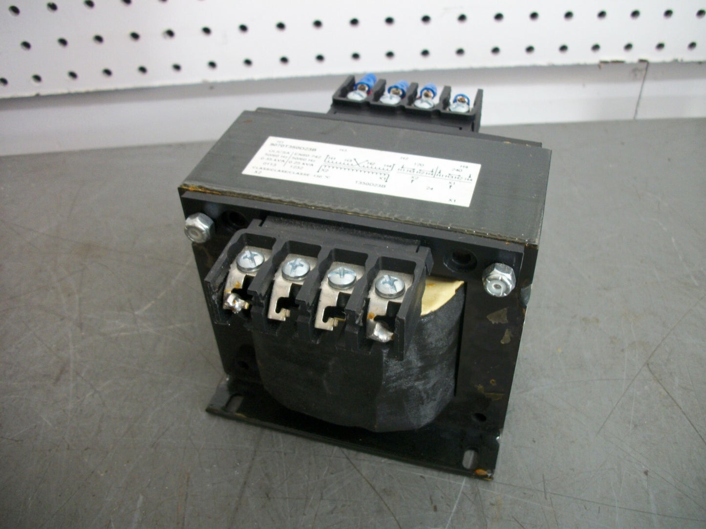 SQUARE D 0.35KVA 1PH TRANSFORMER 9070T350D23B HV 120X240 LV 24