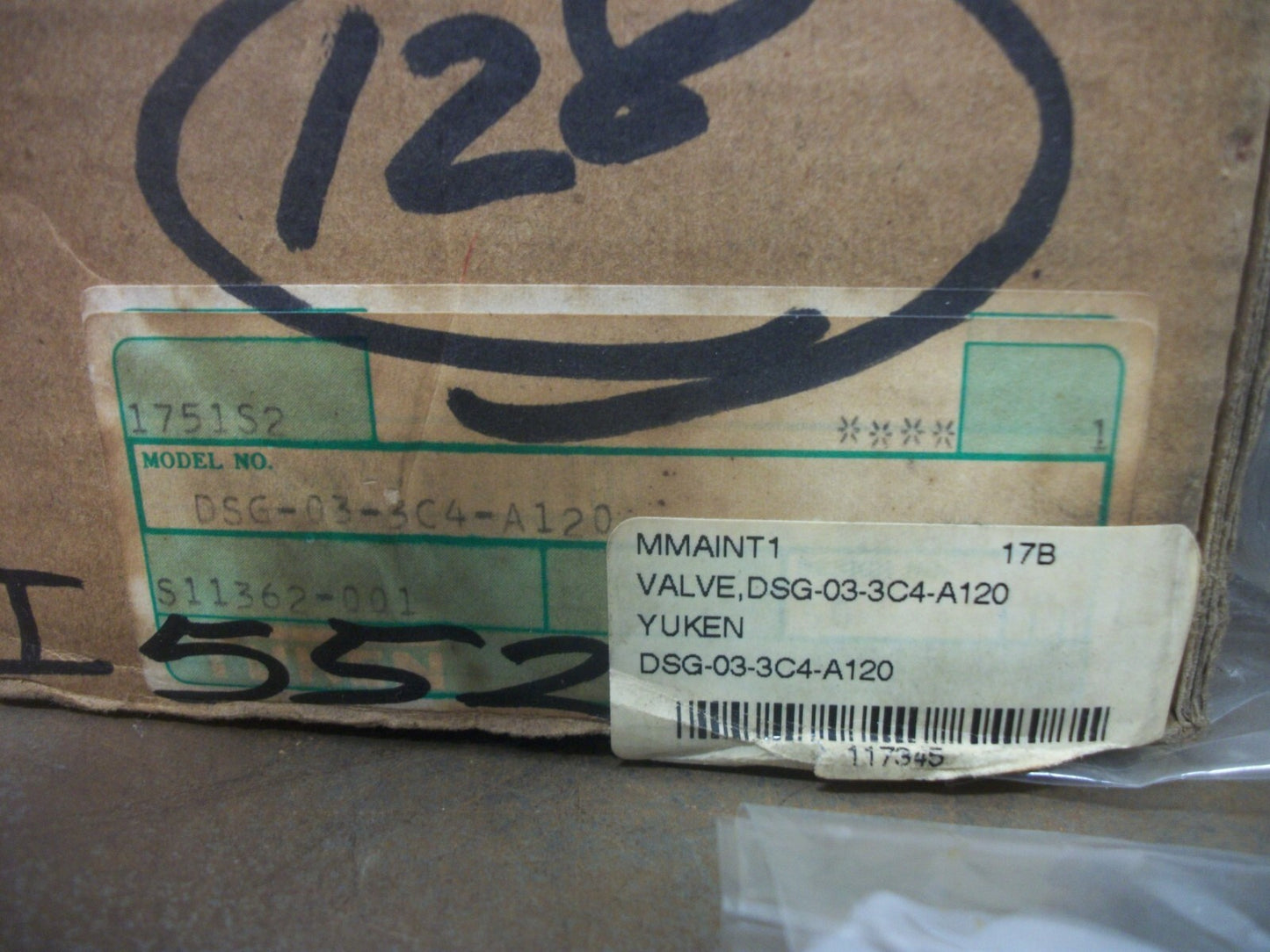 YUKEN SOLENOID OPERATED DIRECTIONAL HYDRAULIC VALVE DSG-03-3C4-A120-50 NIB