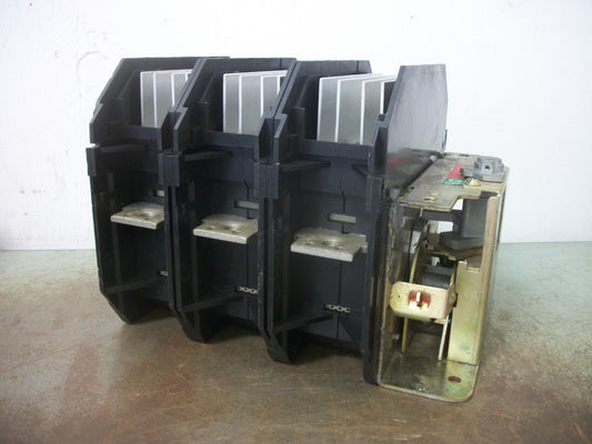 ALLEN-BRADLEY NON-FUSIBLE DISCONNECT SWITCH 194R-NN400P3 400AMP 600VOLT 3POL NOB