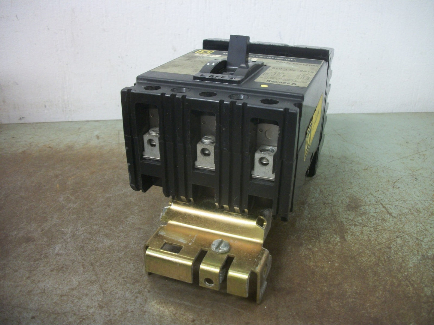 SQUARE D I-LINE FA CIRCUIT BREAKER FA36015 15AMP 600VOLT 3POLE GRAY