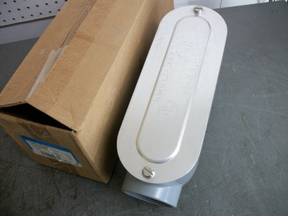 CROUSE-HINDS COOPER 2-1/2" LB CONDUIT BODY W/COVER LB75-CGN NIB