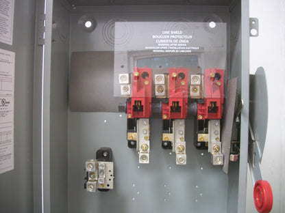 CUTLER-HAMMER DISCONNECT TYPE 1 DH364UGKN 200AMP 600VOLT 3POLE NON-FUSIBLE NOB