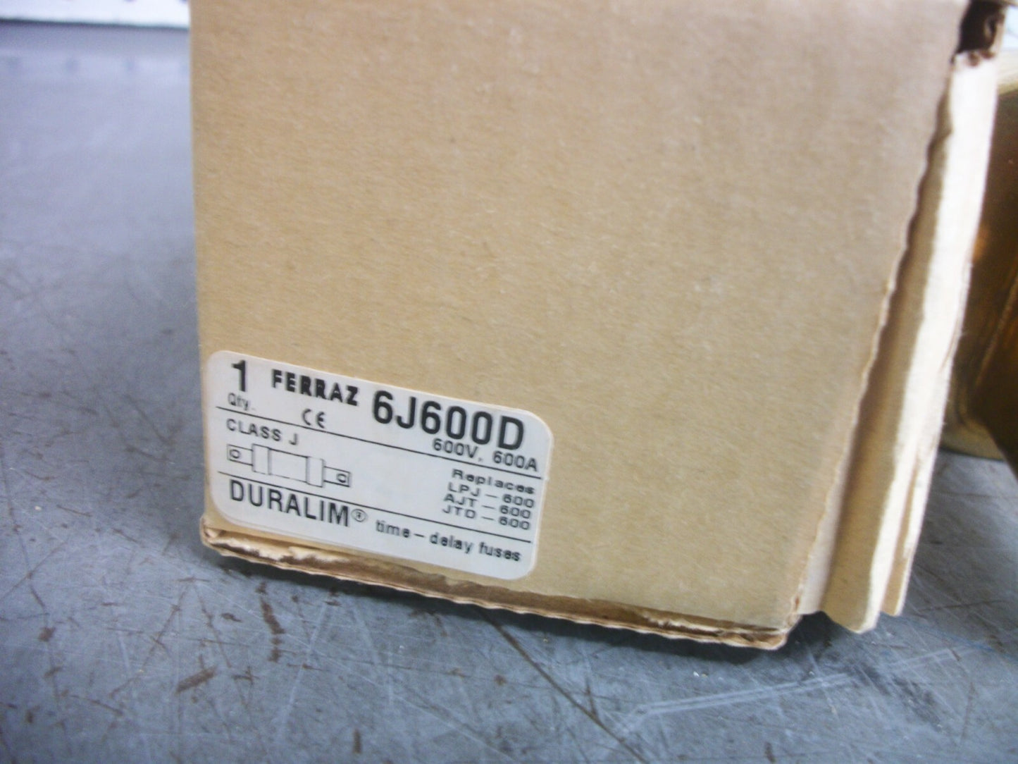 FERRAZ-SHAWMUT DURALIM CLASS J FUSE 6J600D 600AMP 600VOLT USED IN BOX