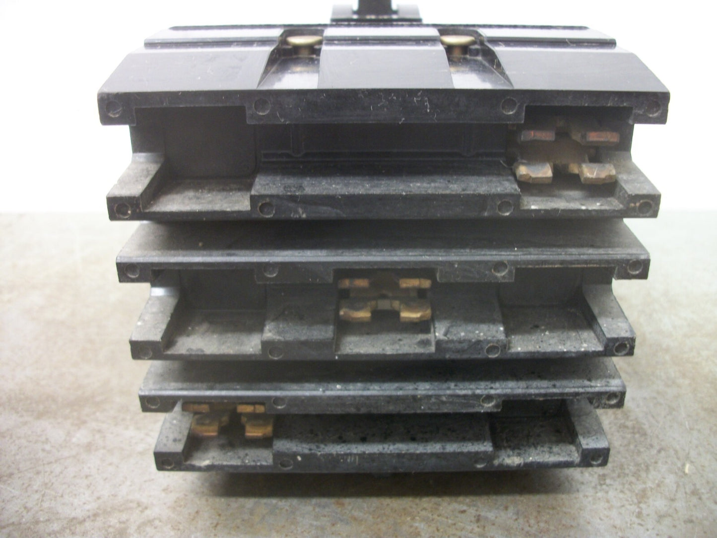 SQUARE D I-LINE FA CIRCUIT BREAKER FA36030 30AMP 600VOLT 3POLE BLACK