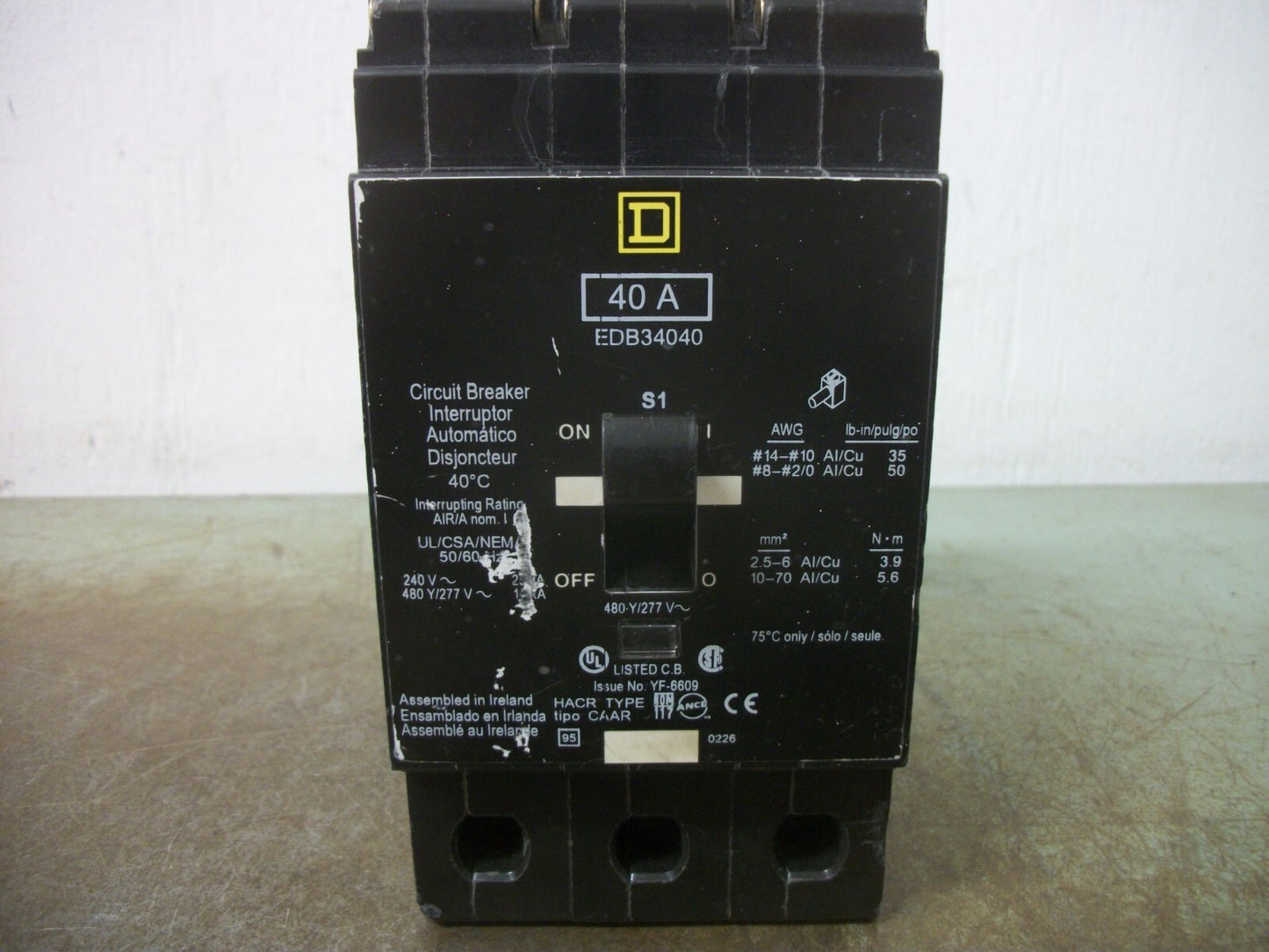 SQUARE D EDB CIRCUIT BREAKER EDB34030 30AMP 480VOLT 3POLE CHIPPED