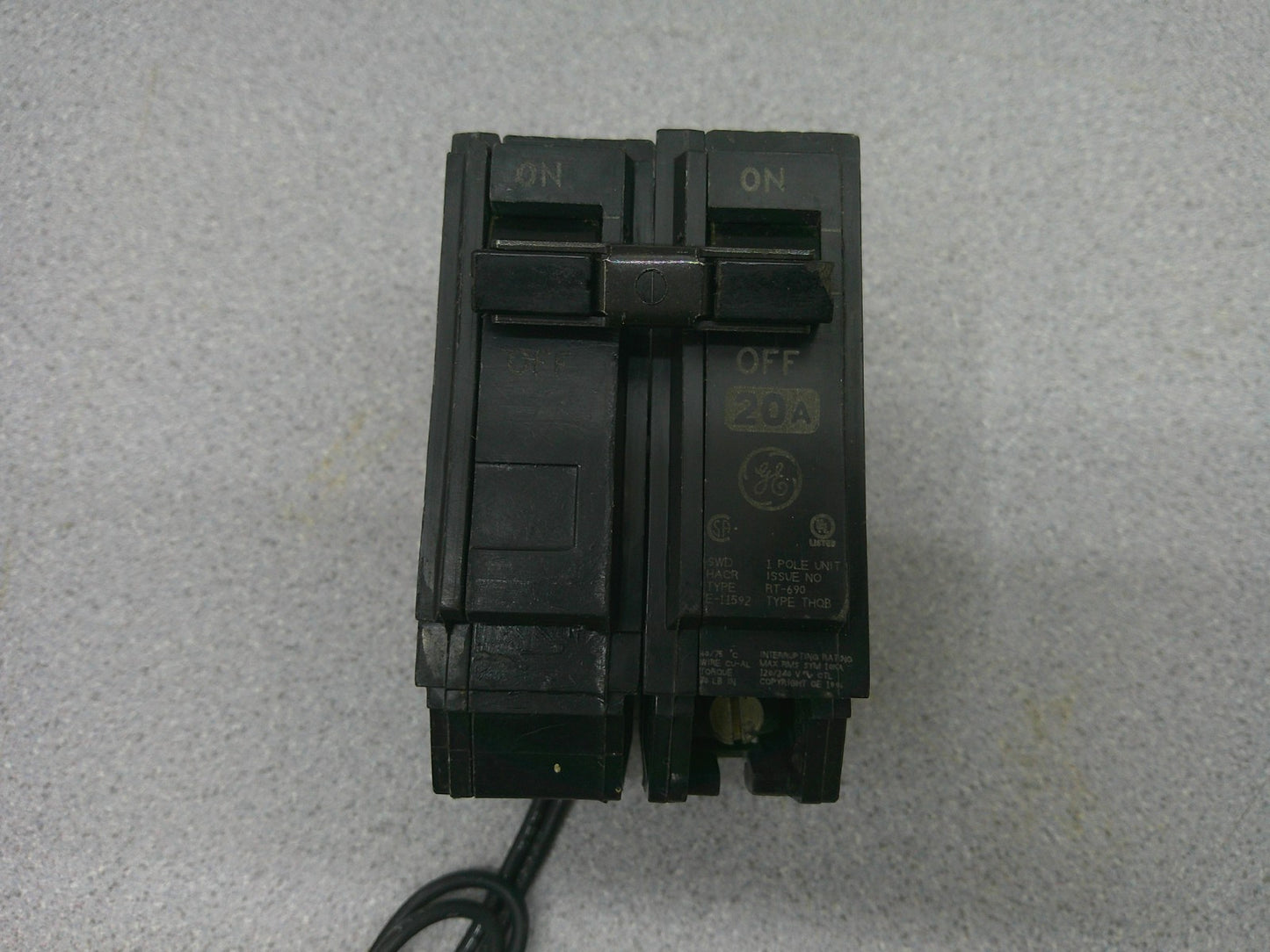 GE THQB CIRCUIT BREAKER THQB1120ST1 20AMP 120VOLT 1POLE W/SHUNT NOB