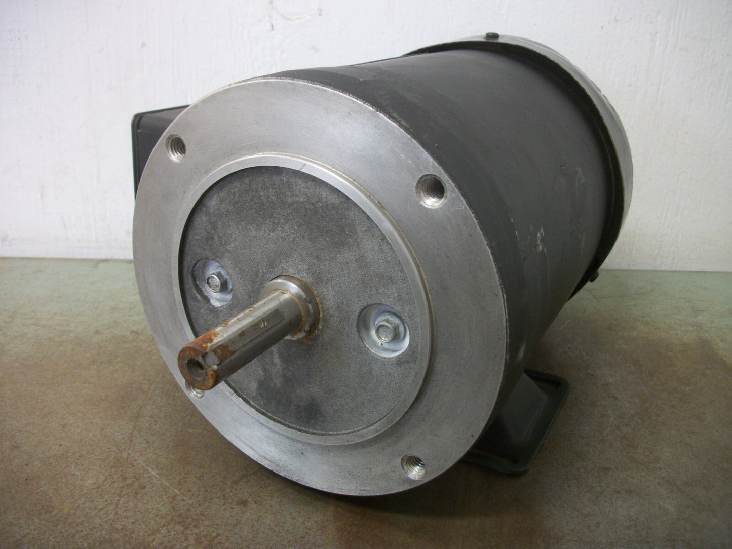 VESTIL YG88-4-370 1/2HP 56 TEFC AC MOTOR NM22100097 460VOLT 3PH 1725RPM NOB