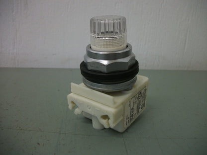 SQUARE D CLEAR ILLUMINATED MOMENTARY PUSHBUTTON 9001KM35 24-28VOLT