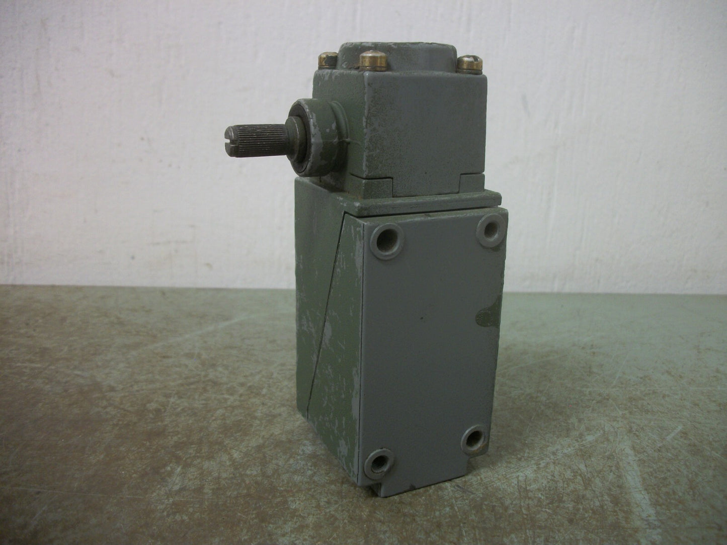 ALLEN-BRADLEY OIL TIGHT LIMIT SWITCH 802T-ATP