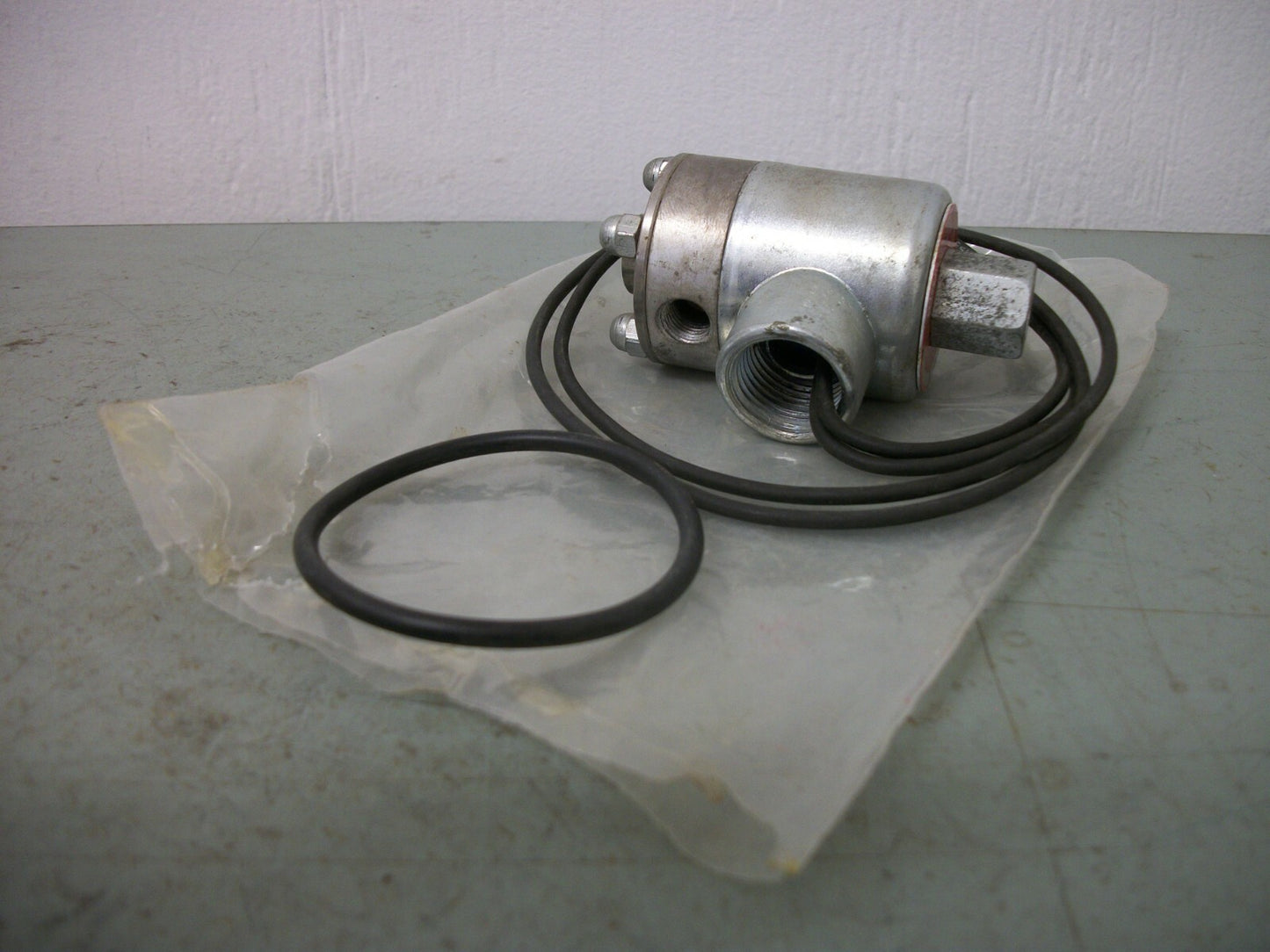 SCHRADER-BELLOWS SOLENOID VALVE B445-1001 120VOLT 12.5W 125PSI NEW