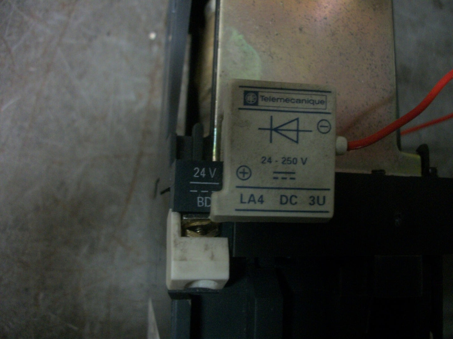 TELEMECANIQUE CONTACTOR LC1D4011BD 60AMP 24VCOIL 3PH 600V 30HP