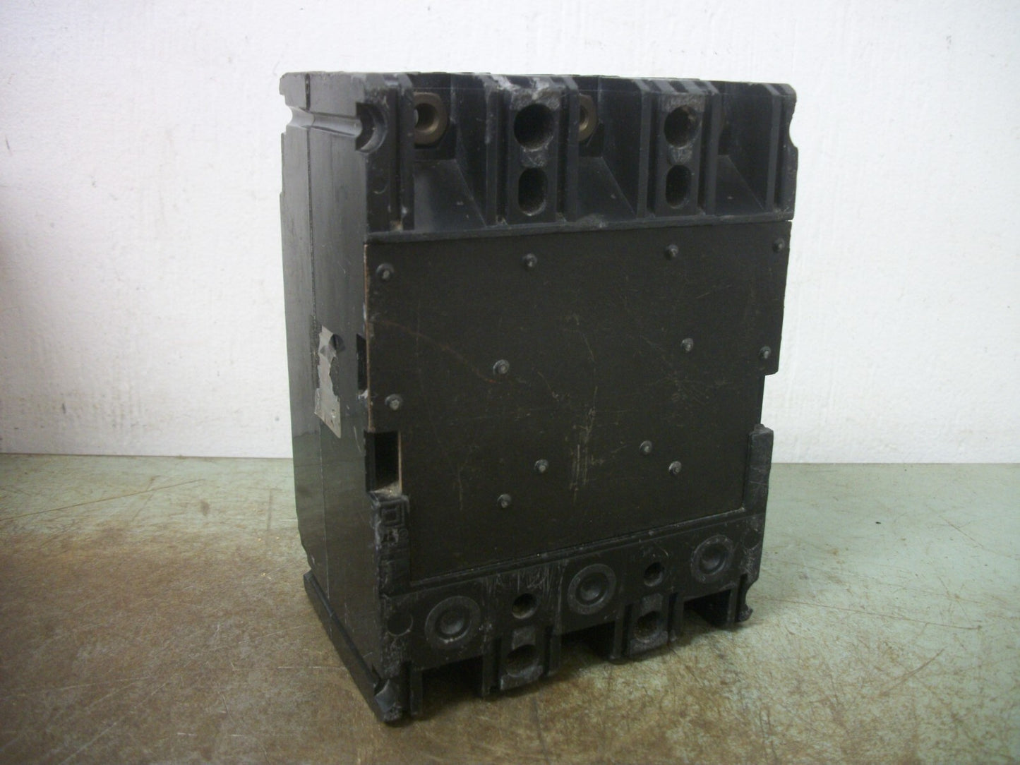 SQUARE D FHP CIRCUIT BREAKER FHP36015 15AMP 600VOLT 3POLE GRAY