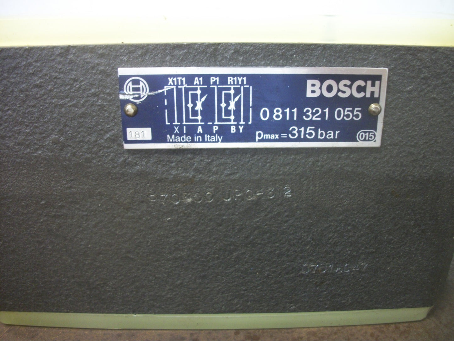 BOSCH HYDRAULIC VALVE 0 811 321 055 315BAR NOB