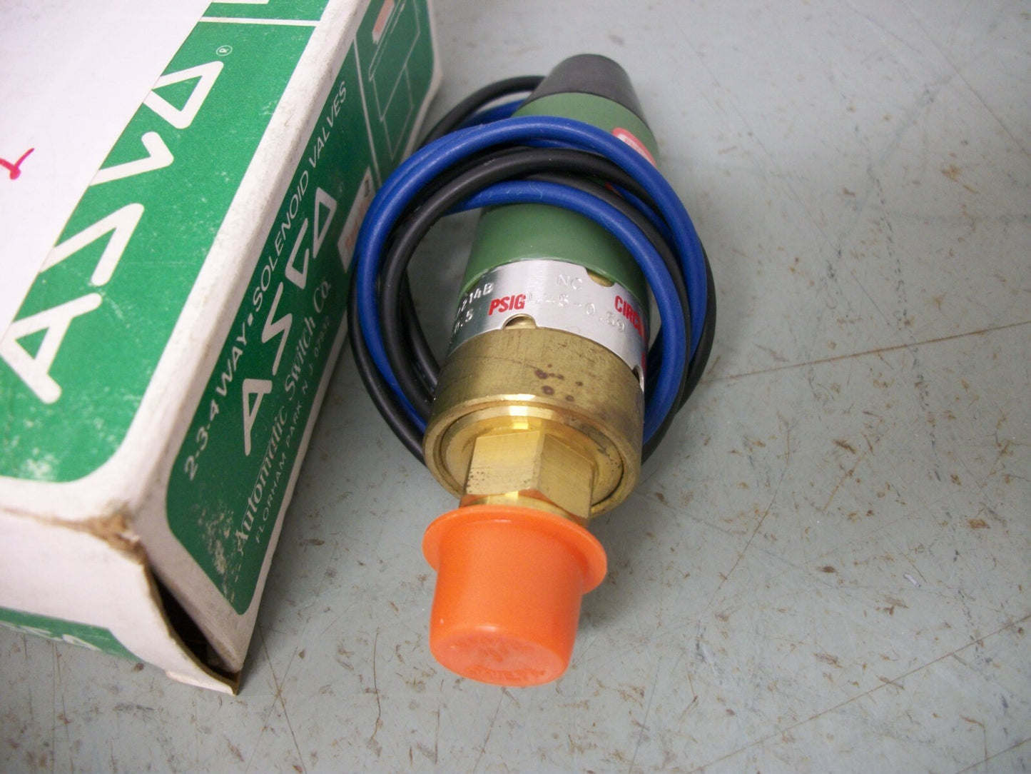 ASCO RED HAT 1/4" NPT MINI PRESSURE SWITCH JB68A214B 0.45-0.59PSIG NIB