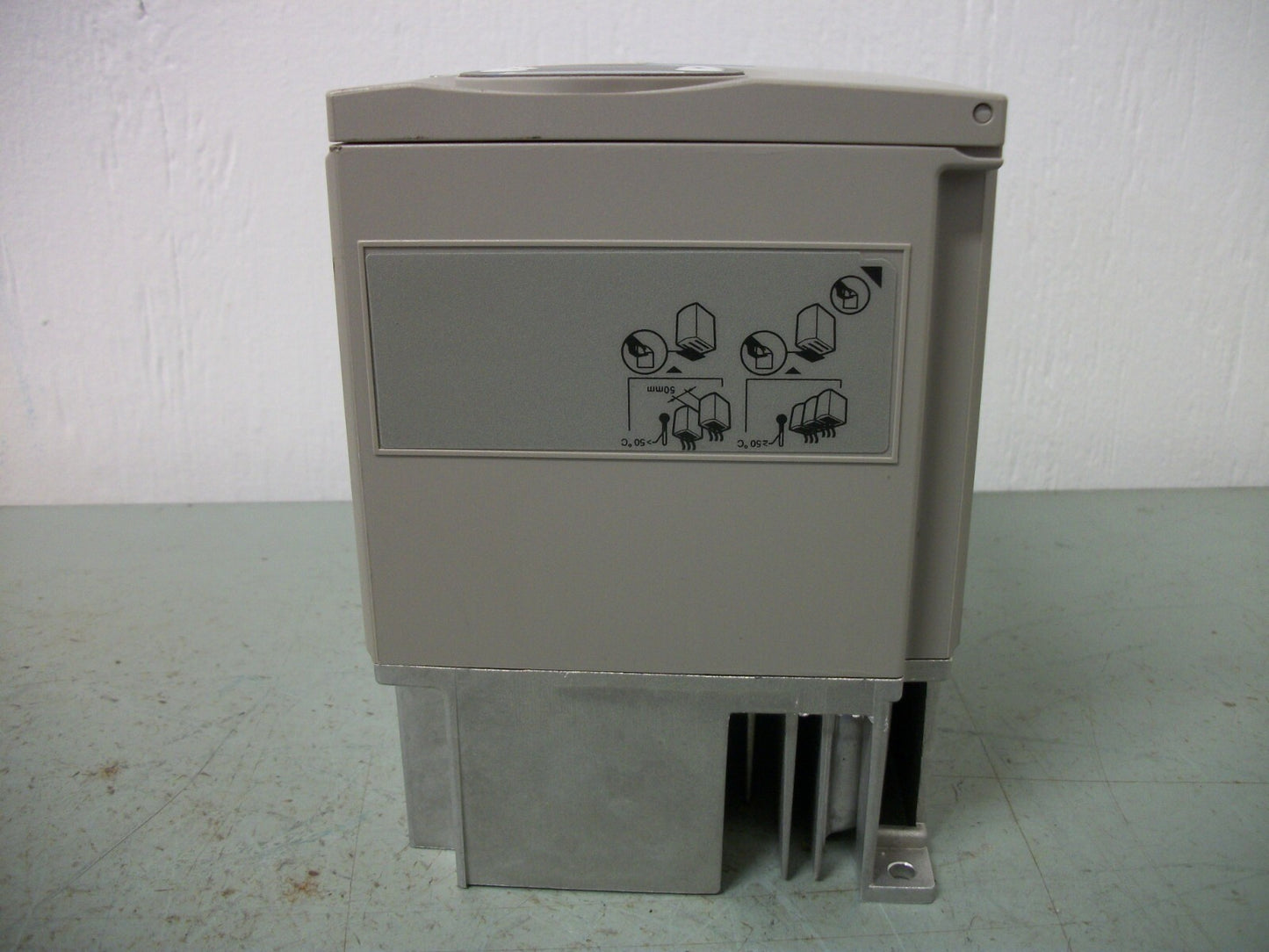 TELEMECANIQUE LEXIUM 05 0.65KW SERVO DRIVE LXM05AD17F1 120VOLT 1PH