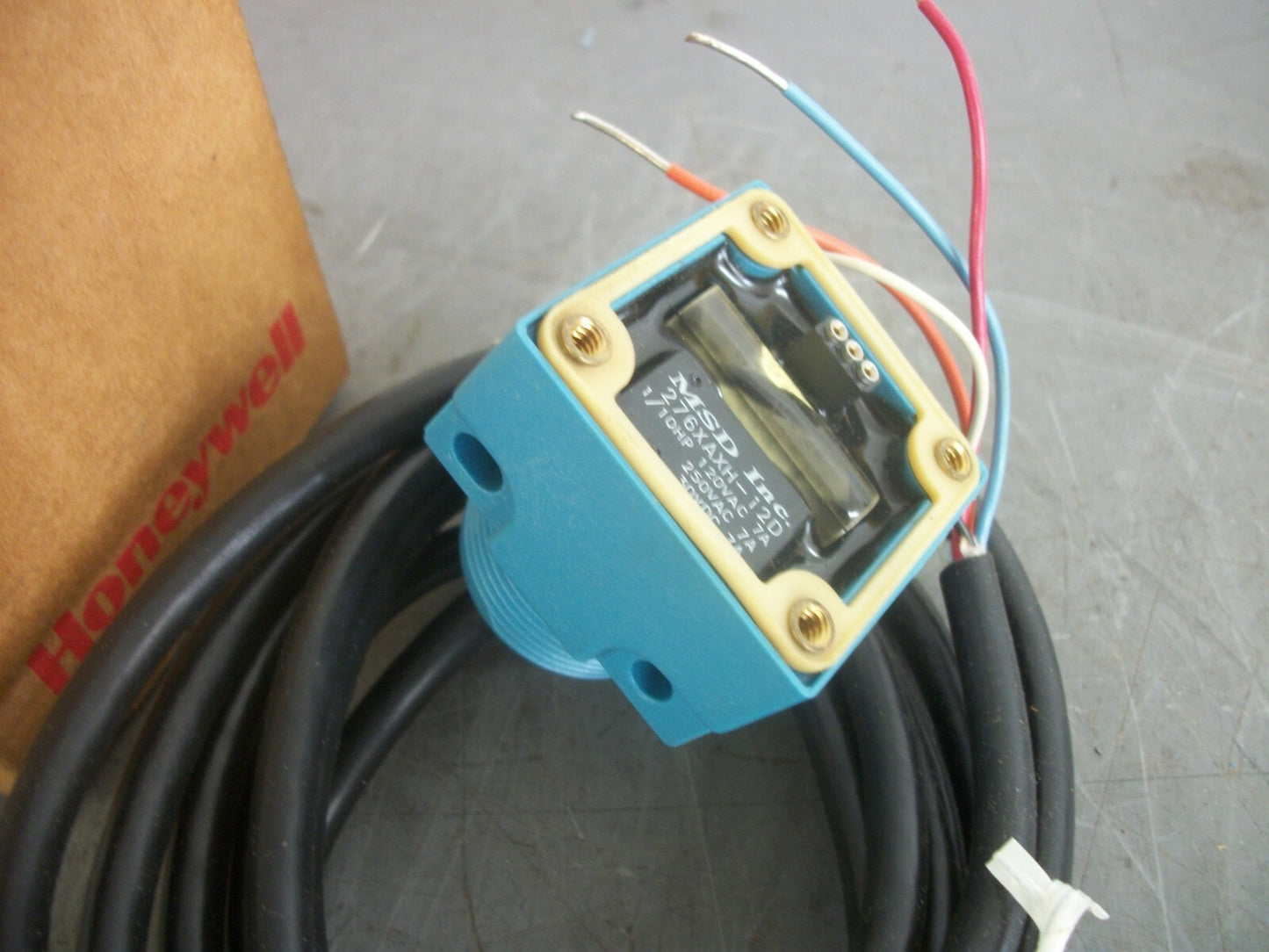 HONEYWELL BASE FOR PHOTOELECTRIC SENSOR MPW11 NIB