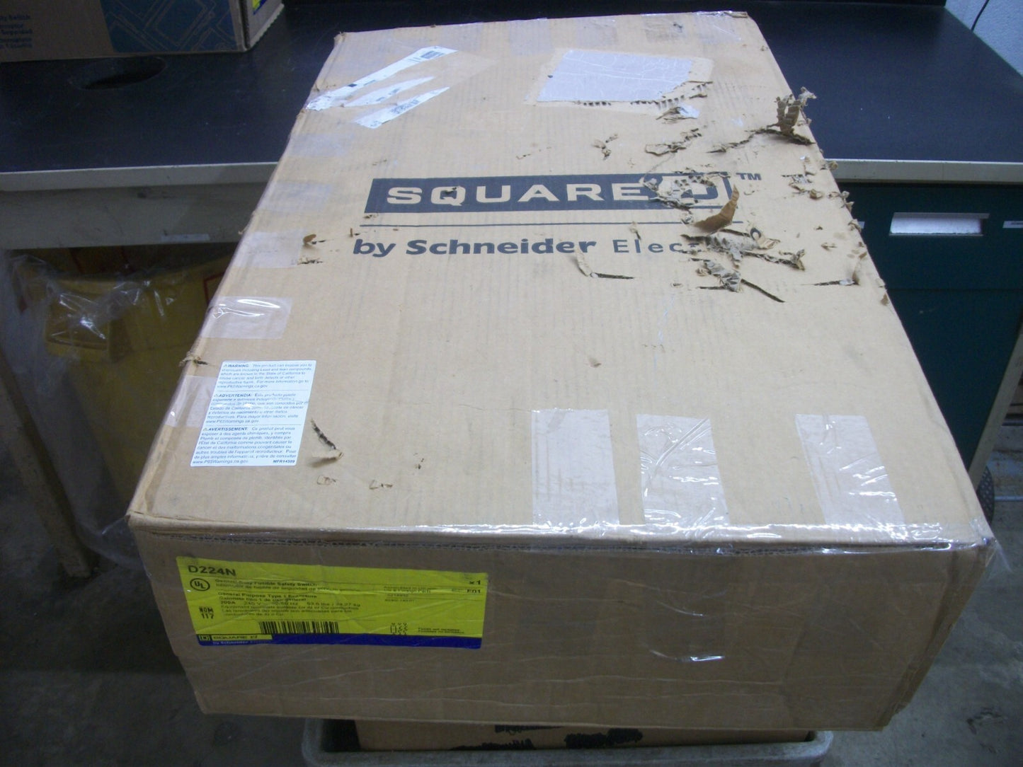 SQUARE D DISCONNECT TYPE 1 D224N 200AMP 240VOLT 2POLE FUSIBLE NIB