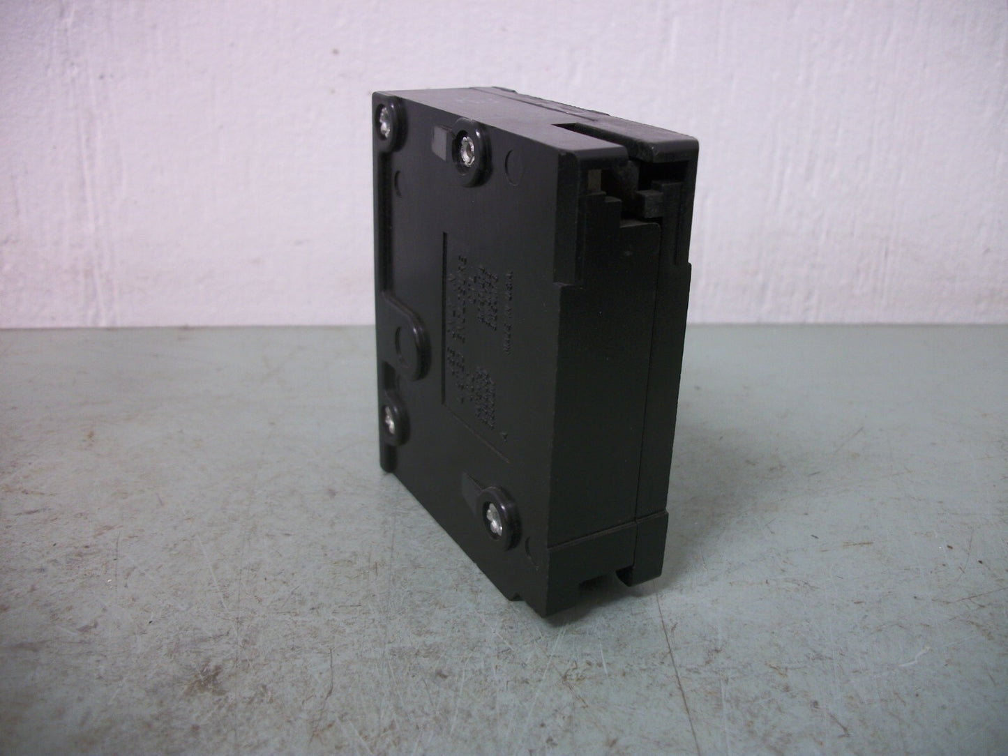 BRYANT BR CIRCUIT BREAKER BR110 10AMP 240VOLT 1POLE NOB