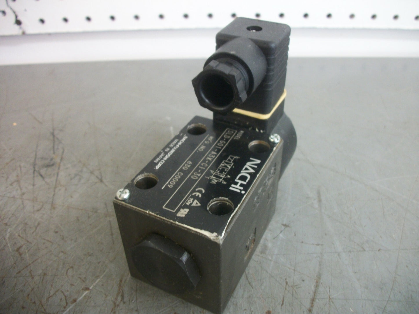 NACHI DIRECTIONAL CONTROL SOLENOID VALVE SLD-G01-A3X-C1-30