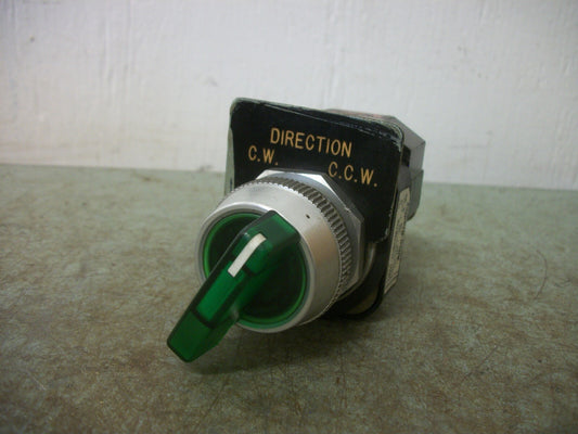 ALLEN-BRADLEY 3-POS MAIN GREEN ILLUMINATED SELECTOR SWITCH 800T-16JG17KB7AA 120V