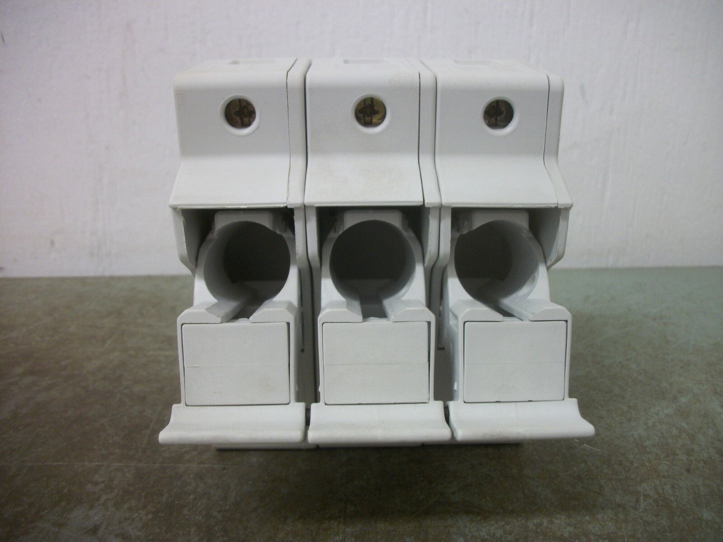 FERRAZ-SHAWMUT ULTRASAFE CLASS J FUSEHOLDER US3J3 30AMP 600VOLT 3POLE