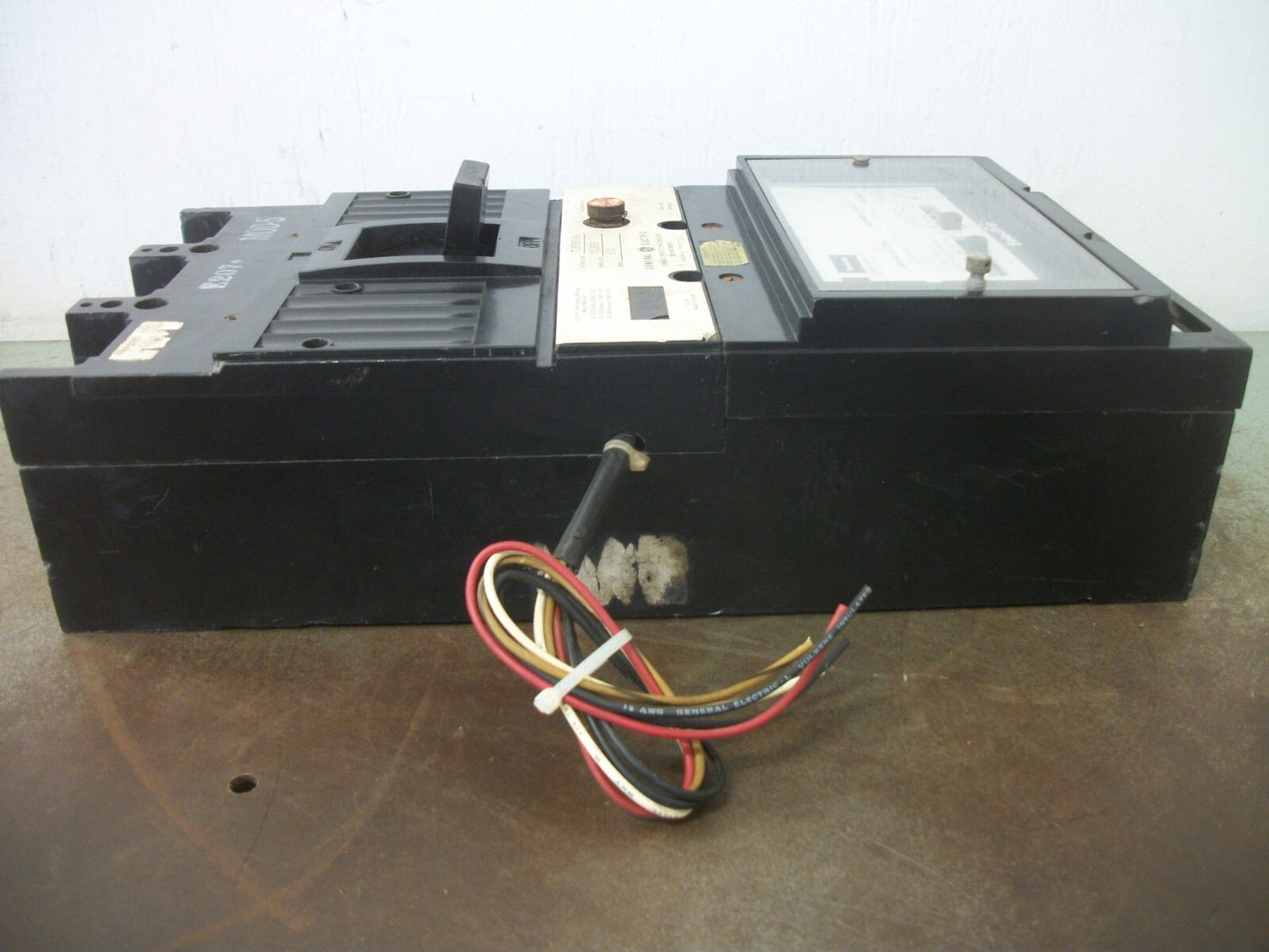 GE TJR CIRCUIT BREAKER TJR3606N 600AMP 600VOLT 3POLE W/AUX