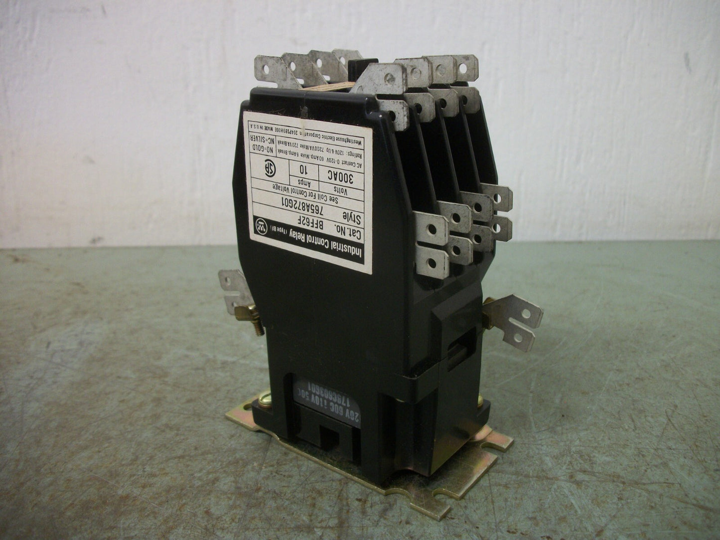 WESTINGHOUSE 765A872G01 INDUSTRIAL CONTROL RELAY BFF62F 120VCOIL 300V 10A NOB