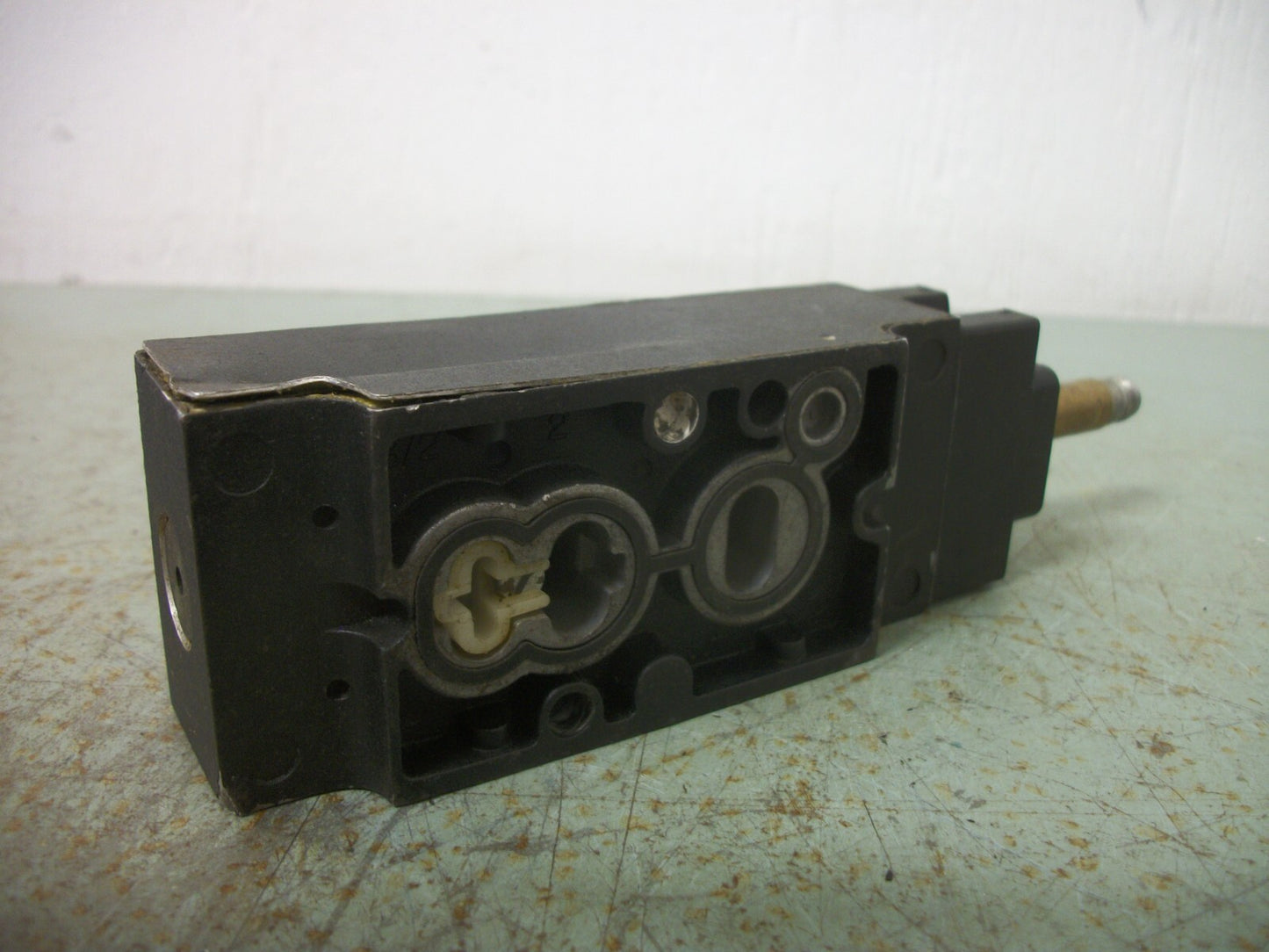 AUTOMATIC VALVE SOLENOID VALVE BLOCK D2003ACWR NO COIL