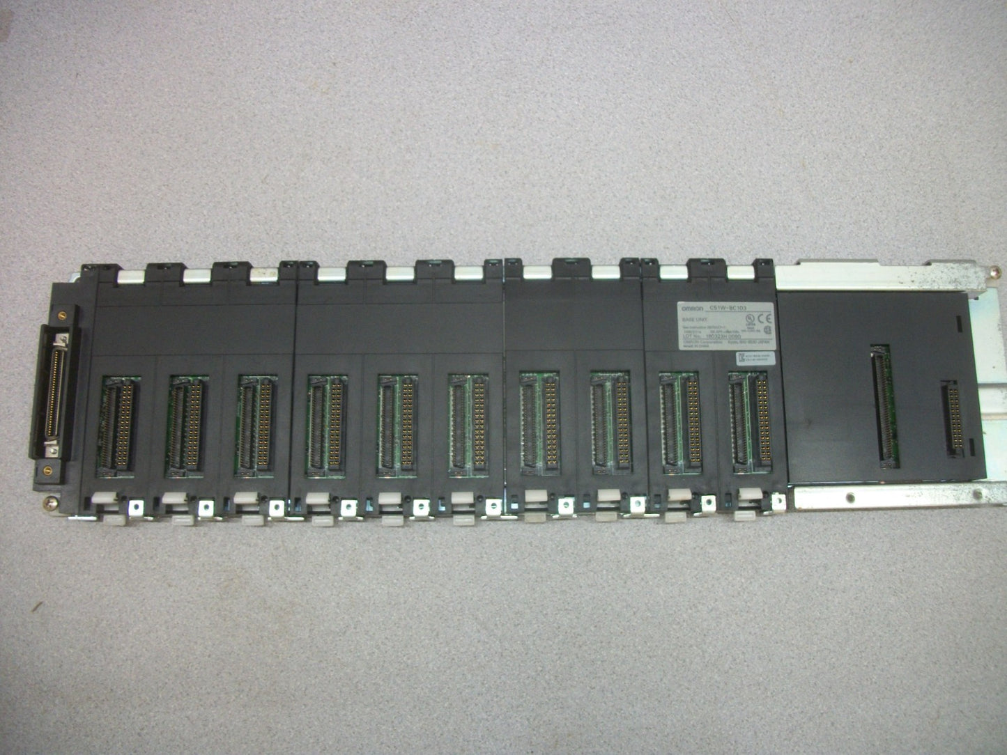OMRON 10-SLOT PLC BASE UNIT CS1W-BC103