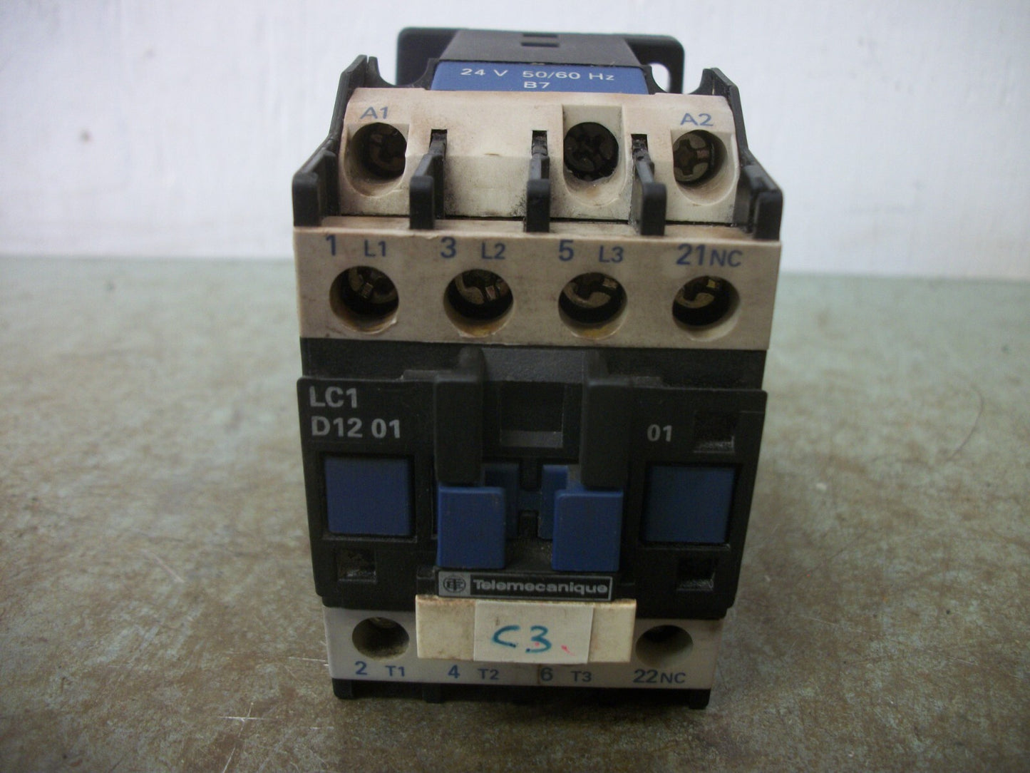 TELEMECANIQUE CONTACTOR LC1D1201B7 25AMP 24VCOIL 3PH 600V 10HP