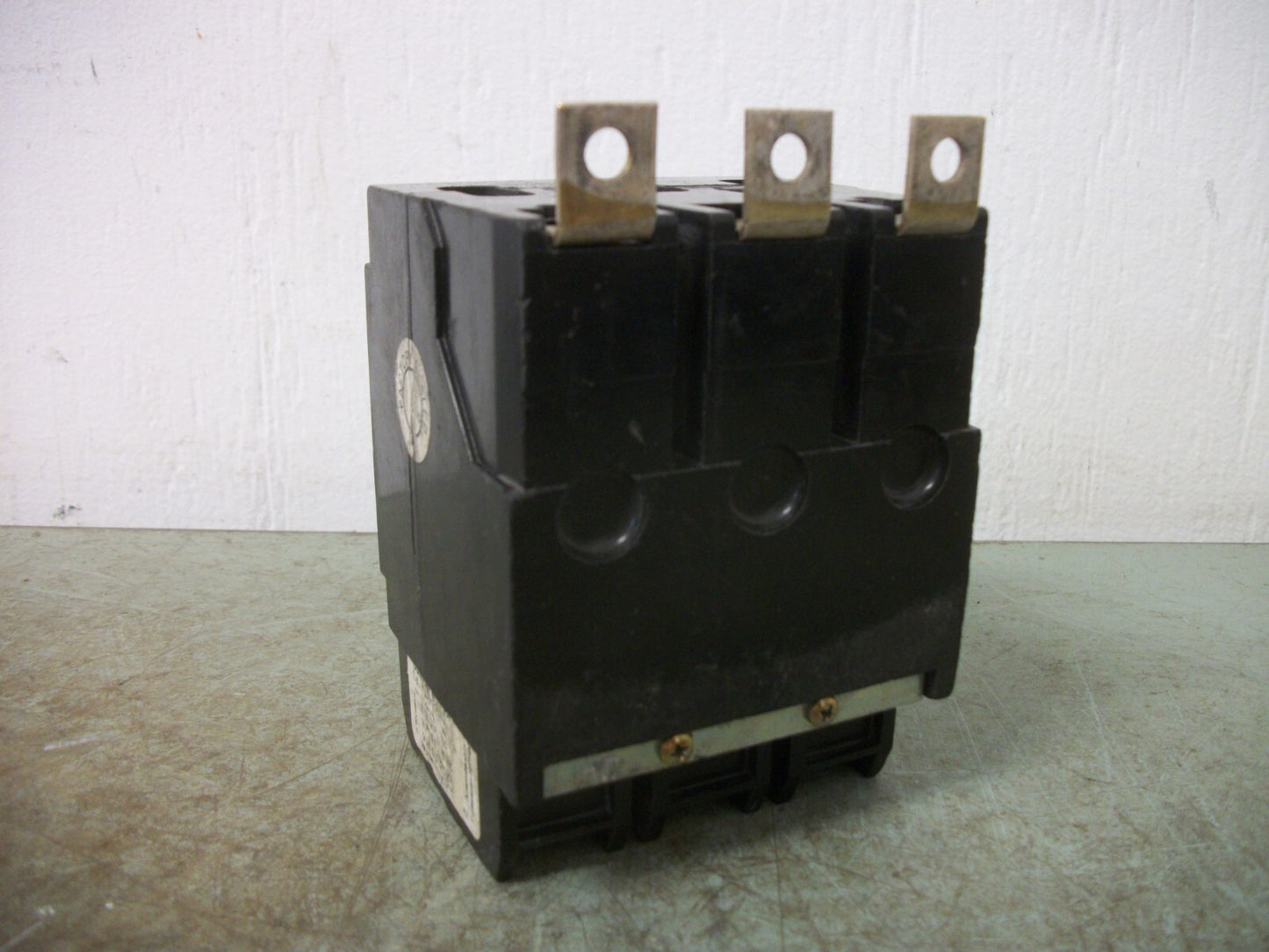 CUTLER-HAMMER GHB CIRCUIT BREAKER GHB3040 40AMP 480VOLT 3POLE