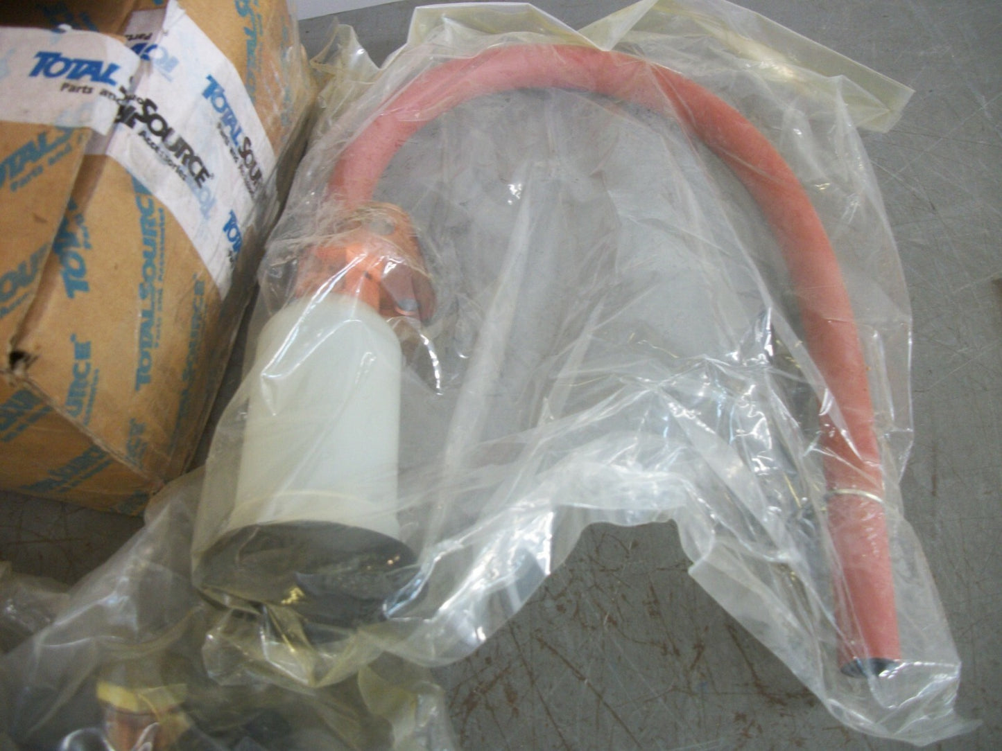 TOTAL SOURCE MASTER CYLINDER 800124950 NIB