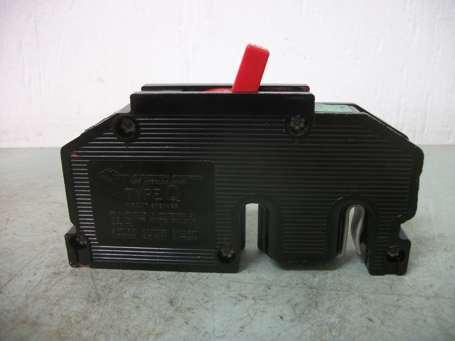 ZINSCO TYPE Q CIRCUIT BREAKER Q120 20AMP 240VOLT 1POLE RED TOP TERMINAL