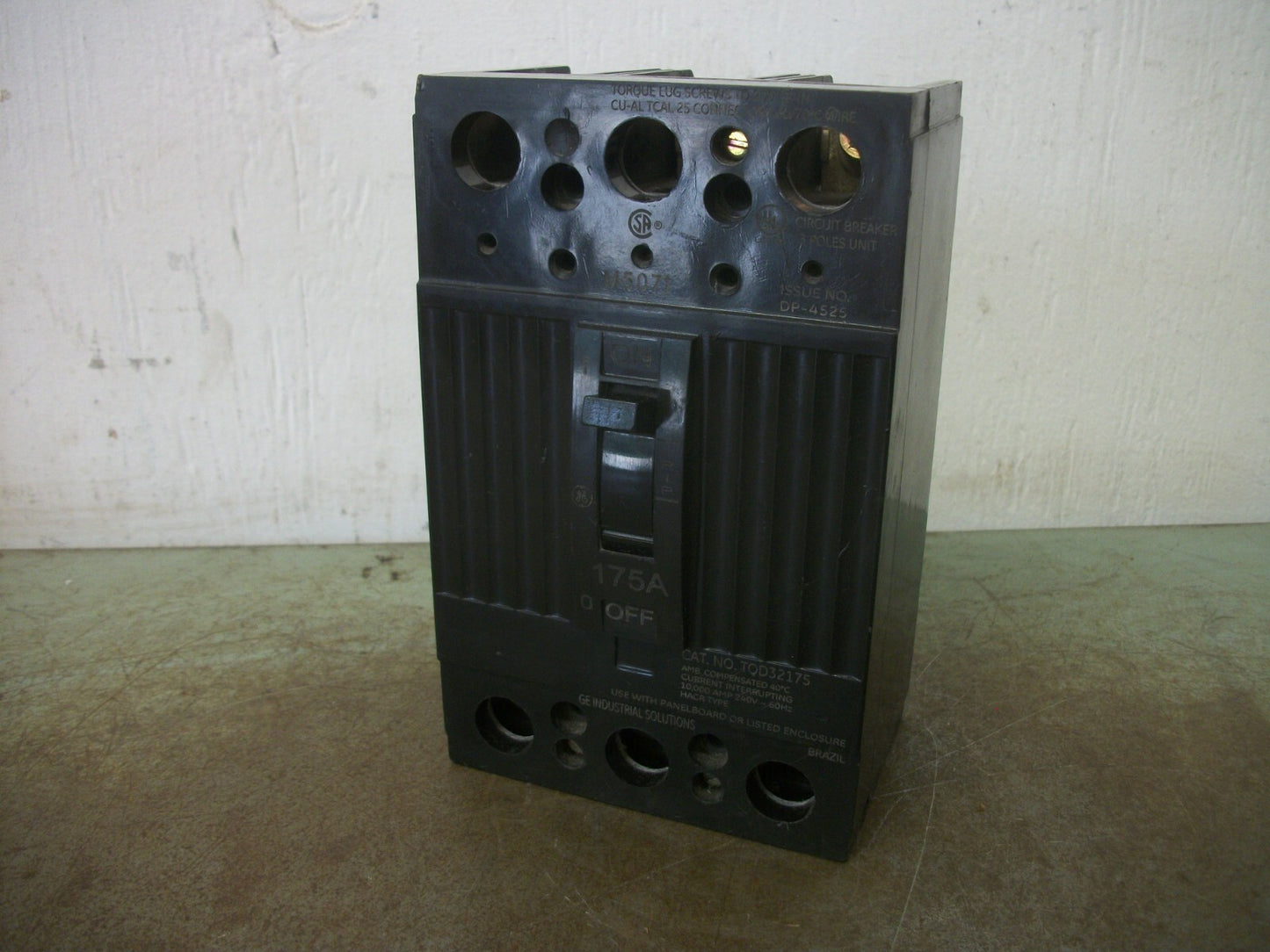 GE TQD CIRCUIT BREAKER TQD32175 175AMP 240VOLT 3POLE