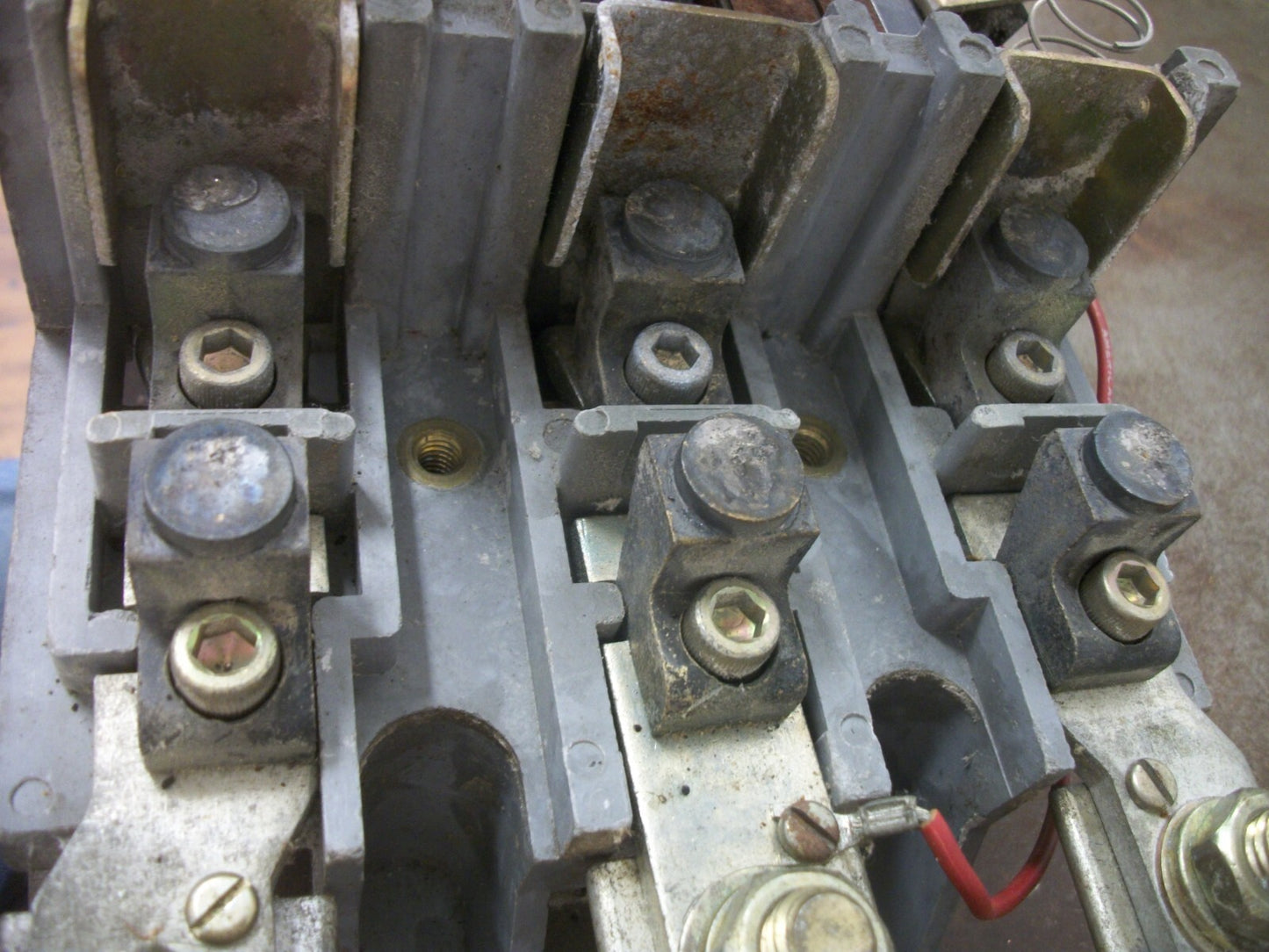 WESTINGHOUSE GCA 530 SIZE 5 CONTACTOR 2045A40G01 300AMP