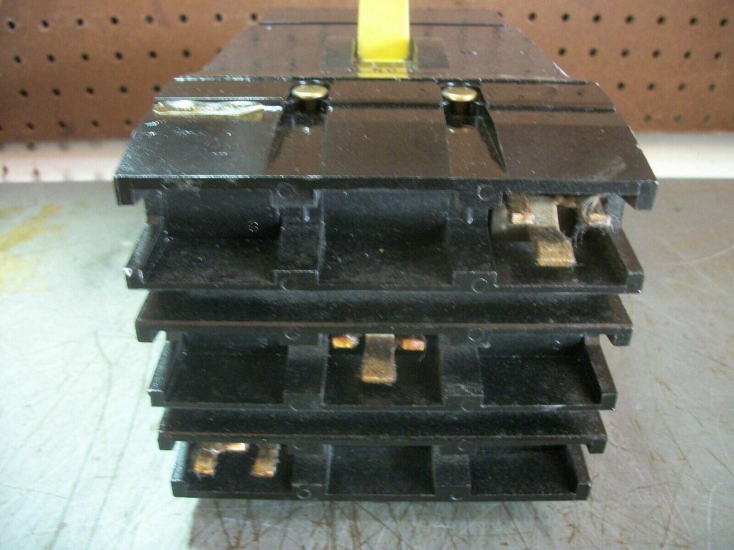 SQUARE D I-LINE IF CIRCUIT BREAKER IF34030 30AMP 480VOLT 3POLE BLACK