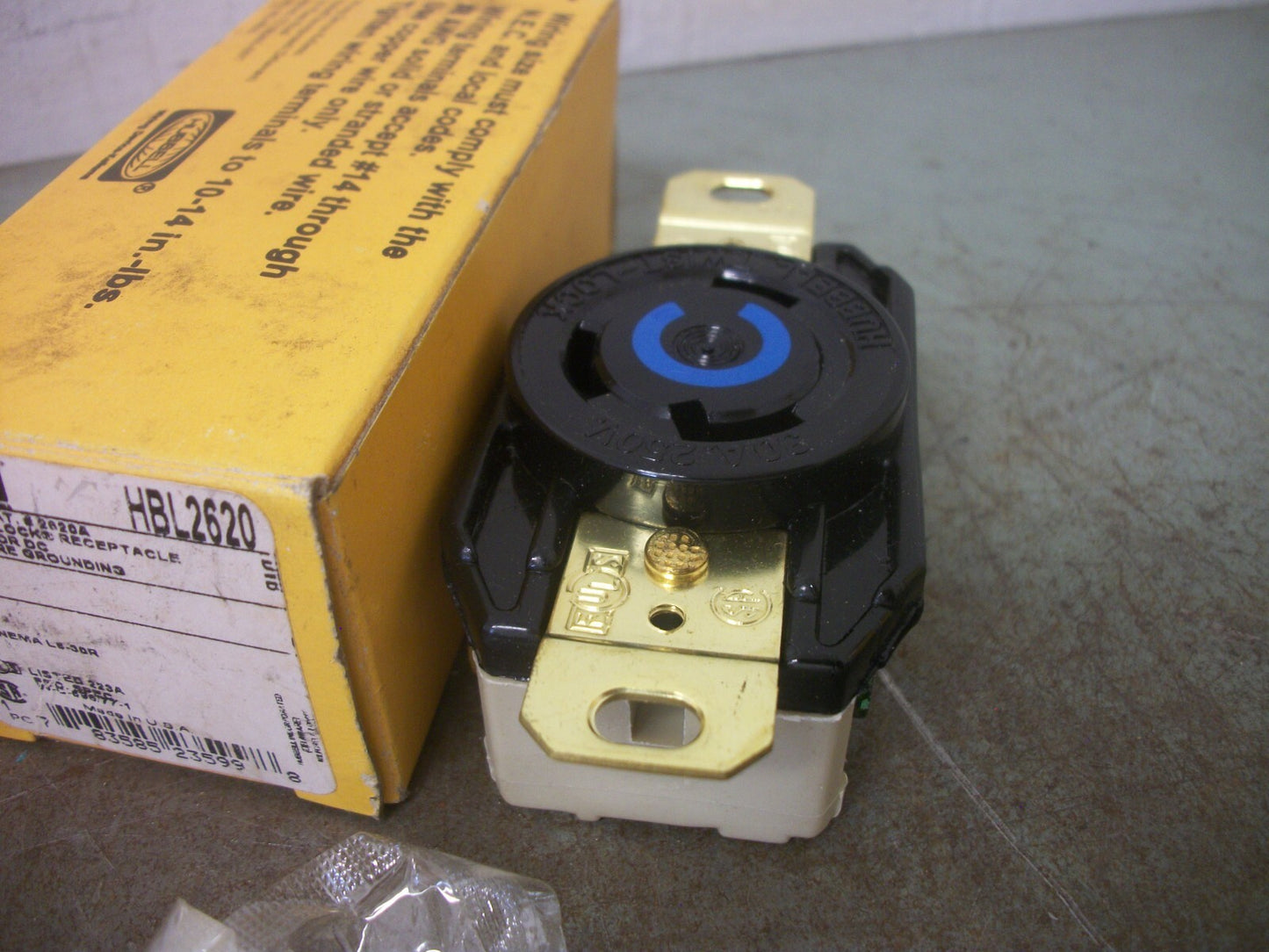 HUBBELL TWIST-LOCK RECEPTACLE HBL2620 30AMP 250VOLT 2P 3W GRND NIB