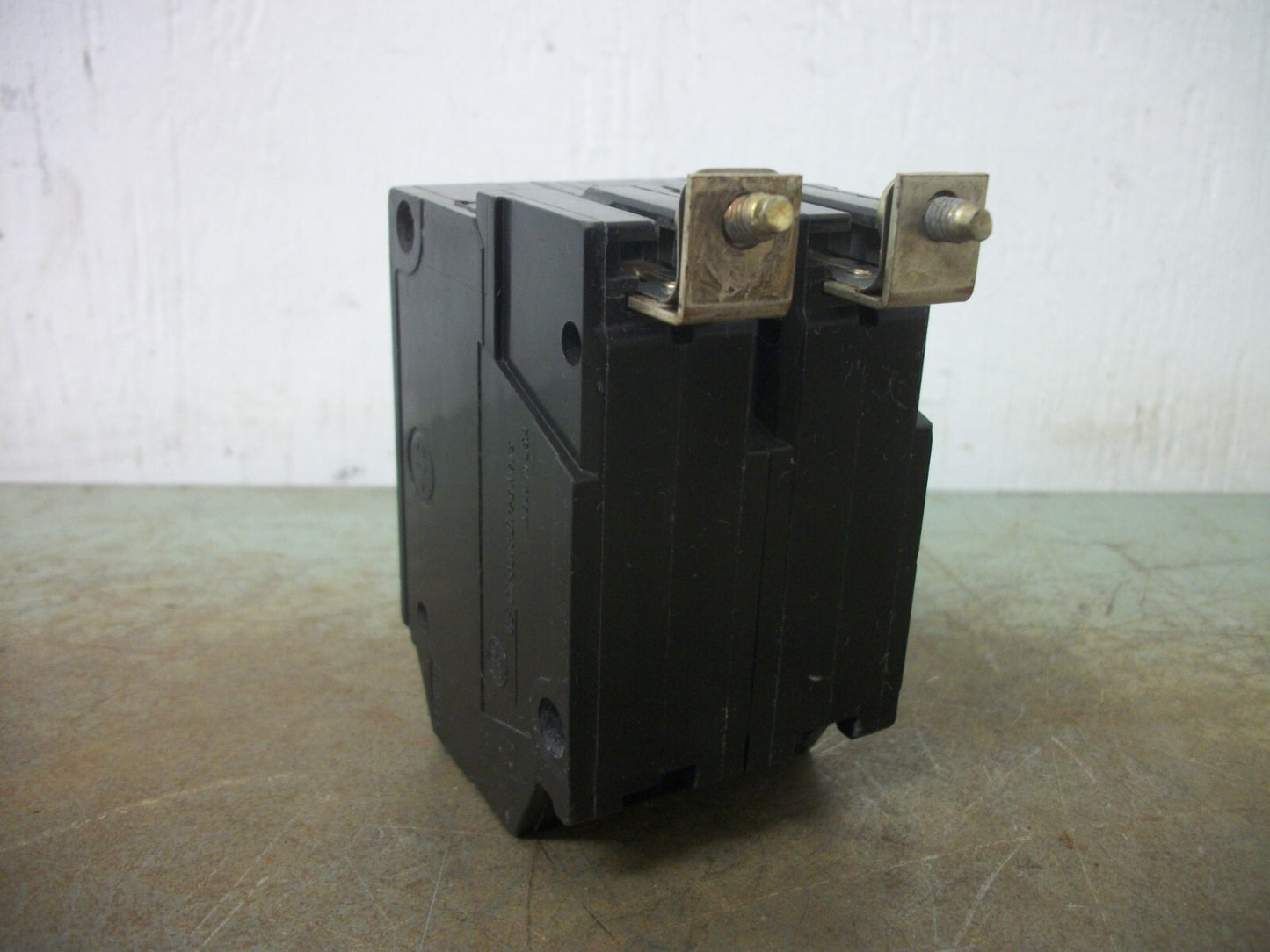 GE THQB CIRCUIT BREAKER THQB2130 30AMP 240VOLT 2POLE OLD