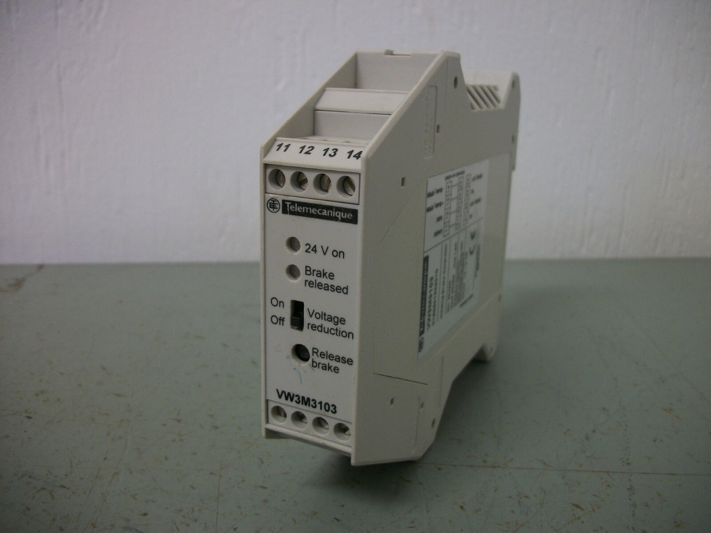 TELEMECANIQUE HOLDING BRAKE CONTROLLER VW3M3103 24VDC 1.6AMP