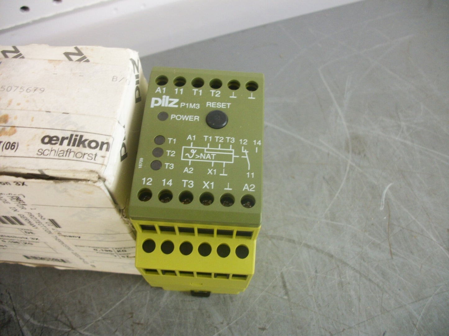 PILZ P1M3 SAFETY RELAY P1M3/24VDC/1U 3.3KOHM 24VDC 3WATT NIB