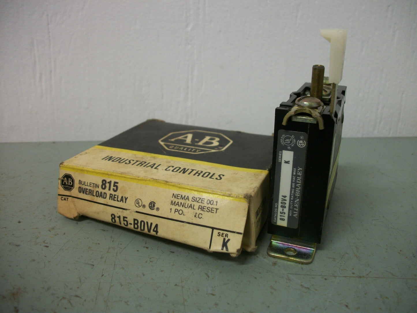 ALLEN-BRADLEY SIZE 00,1 1POLE OVERLOAD RELAY 815-B0V4 NIB