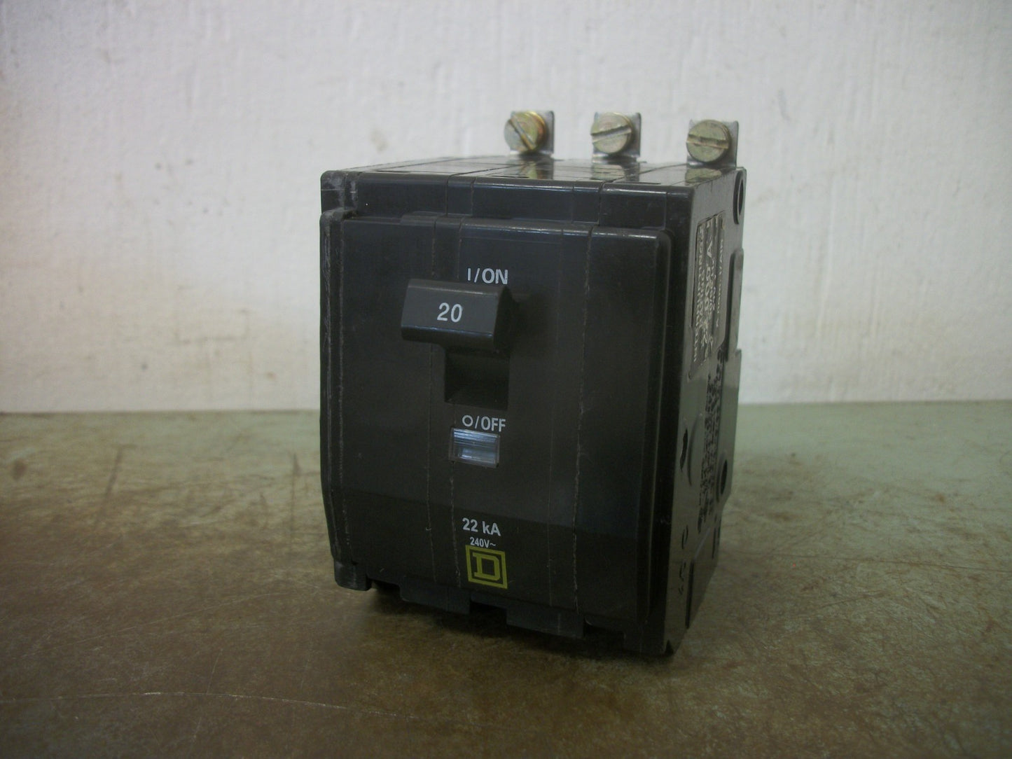 SQUARE D QOB CIRCUIT BREAKER QOB320VH 20AMP 240VOLT 3POLE 22kA